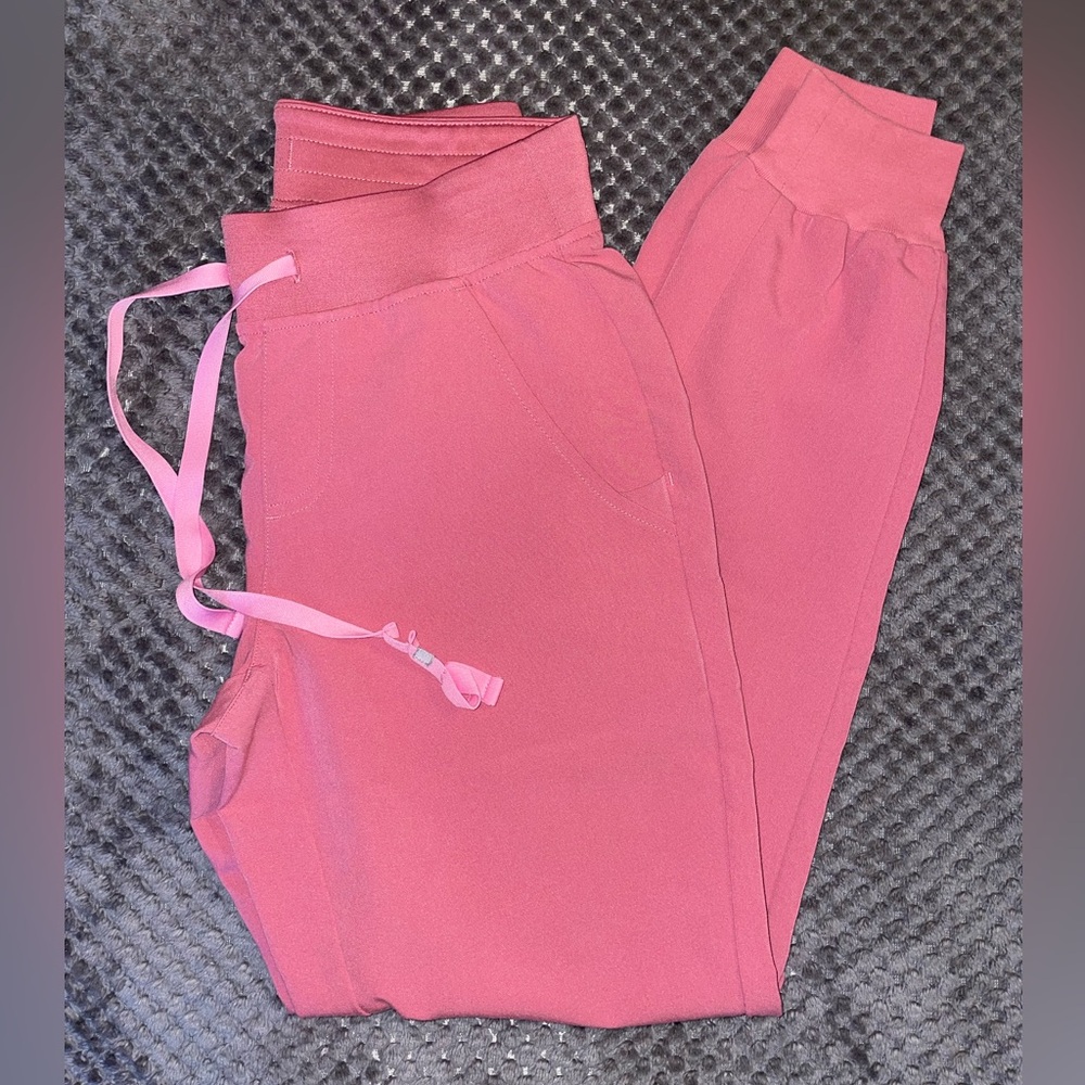 Figs Rose Quartz Zamora Jogger